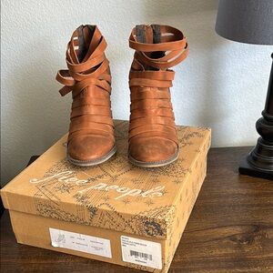 Free People Women's Tan Ankle Boots